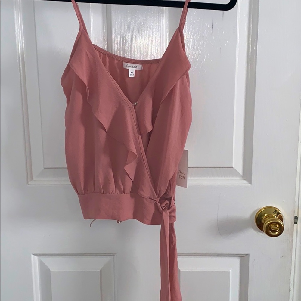 Cute top..( active USA)💕